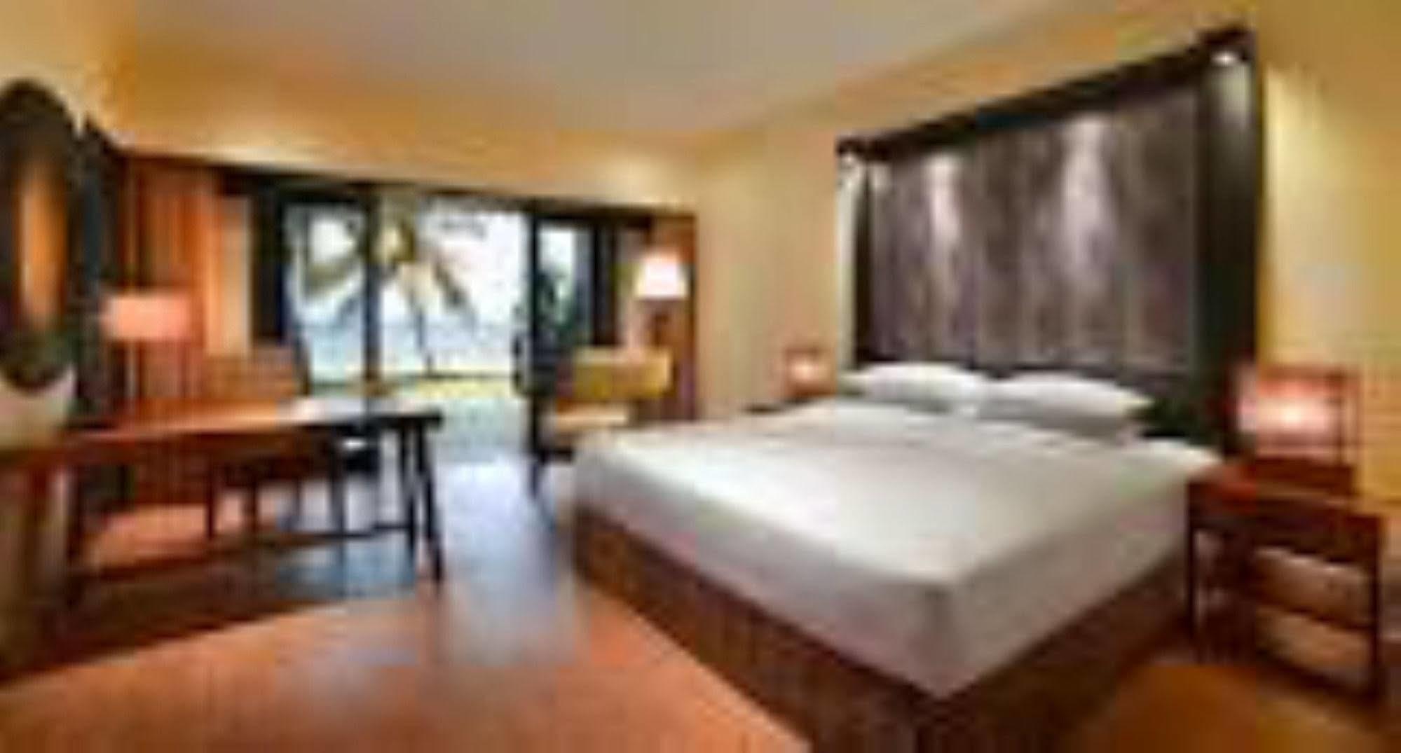 منتجع حياة ريجنسي كوانتان المظهر الخارجي الصورة A room at the hotel